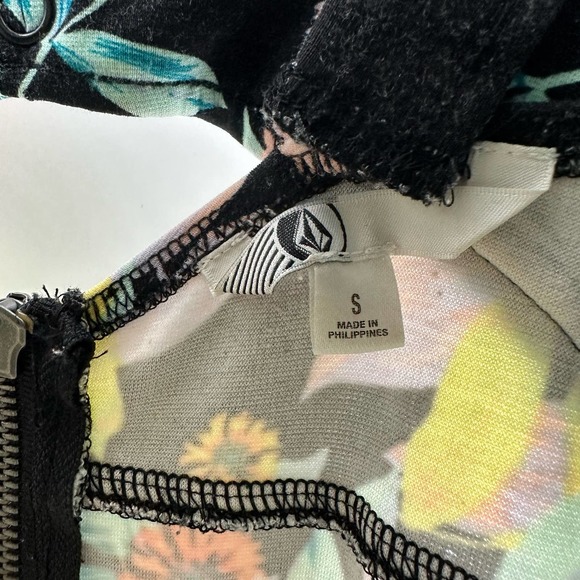 Volcom size Small black floral‎ sleeveless dress with cutouts mini dress - Picture 6 of 8